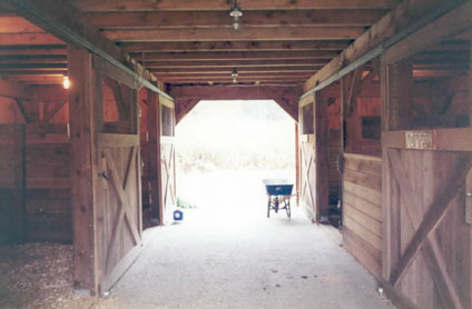 30x36barn_int